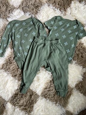 cloud island Olive Green Plus-Print Matching Baby Sets (2 Bodysuits + Pants)